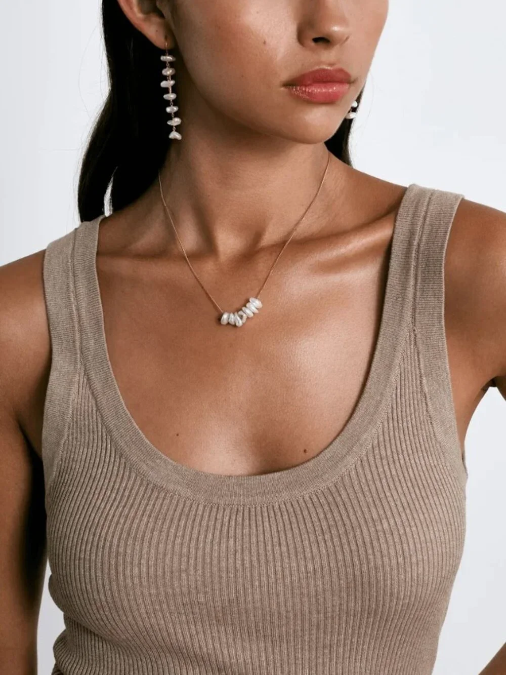 Chan Luu Anini Thread Thru Earrings Gold - Picture 2 of 3